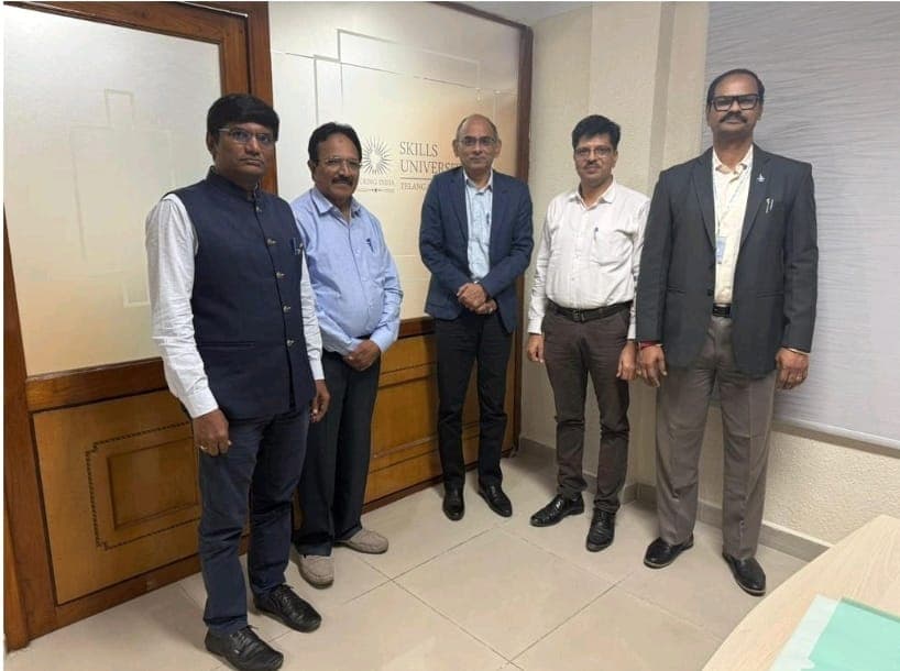 Team of External Experts in various domains came to YISU as a part of external committee to review technical & financial bids for Digital Learning Universe, an ambitious project  taken up by YISU. image 2